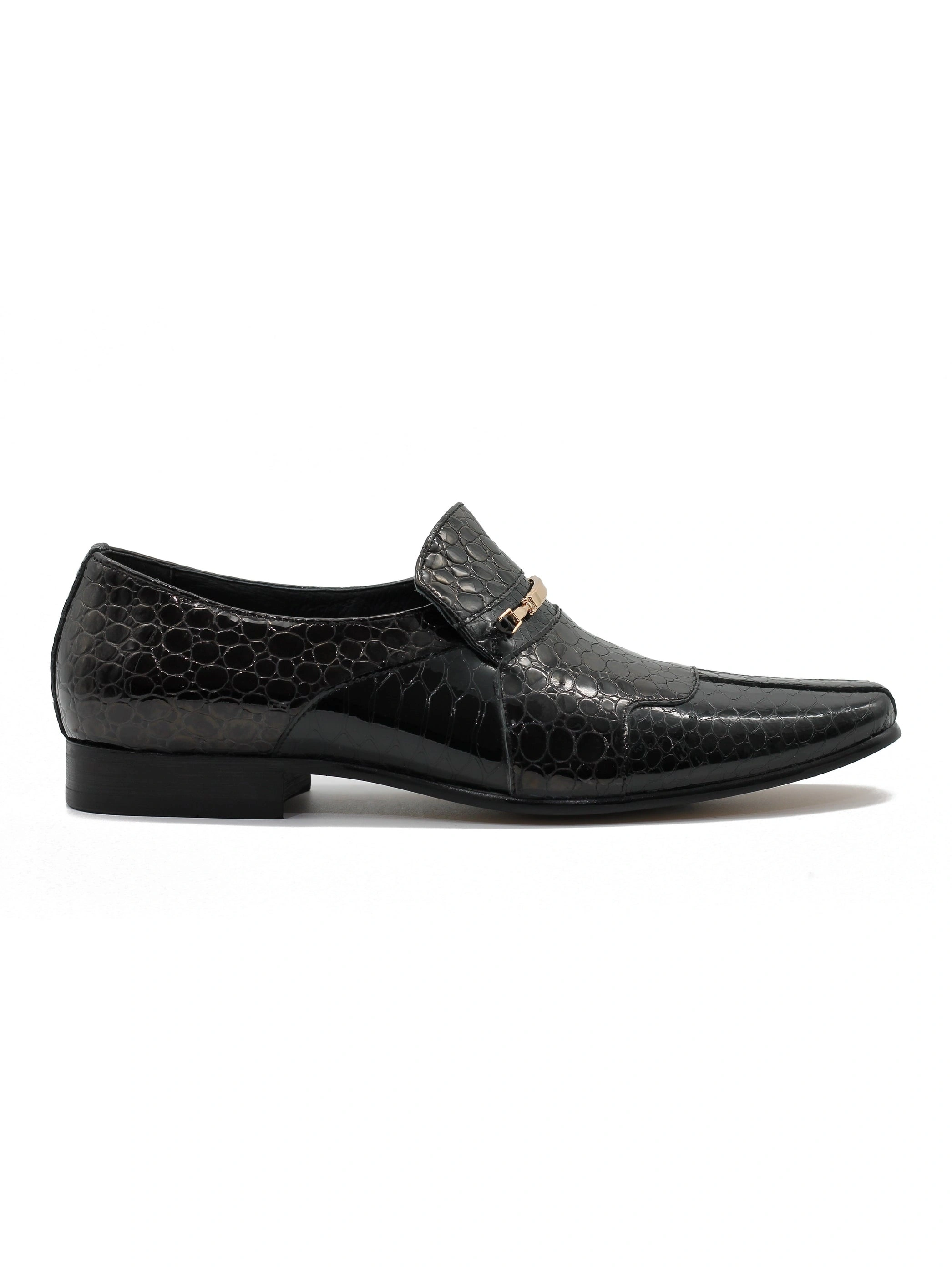 Schwarze Lackleder-Loafer: Eleganz trifft auf Rebellion – Dein Statement-Schuh.